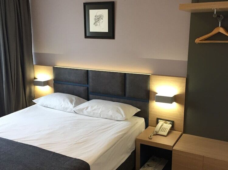 غرفة قياسية, Helen