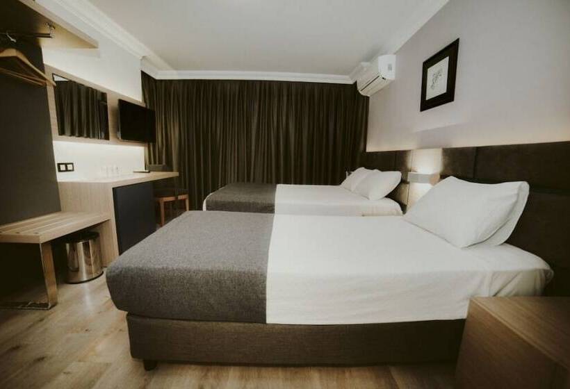 غرفة قياسية ثلاثية, Helen