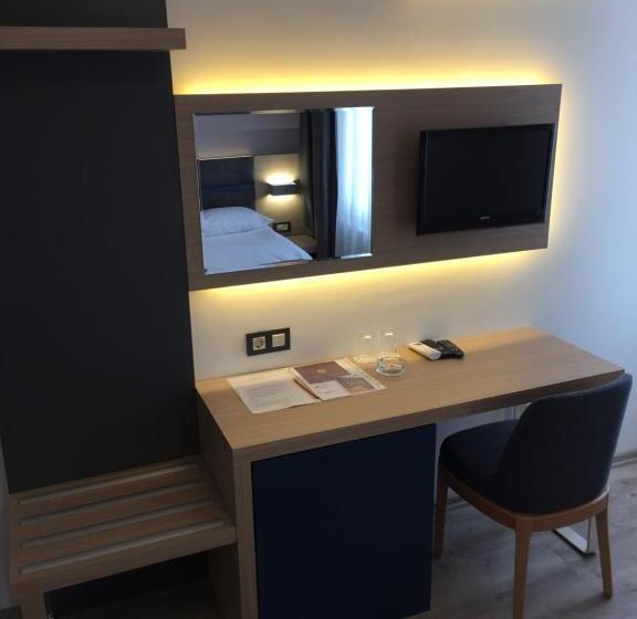 غرفة قياسية, Helen