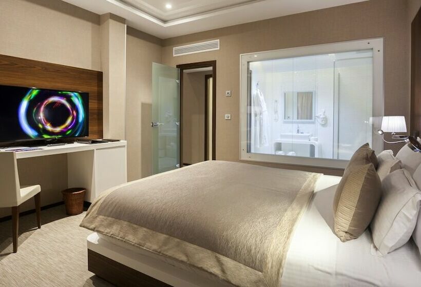 行政单人间, La Cigale Tabarka