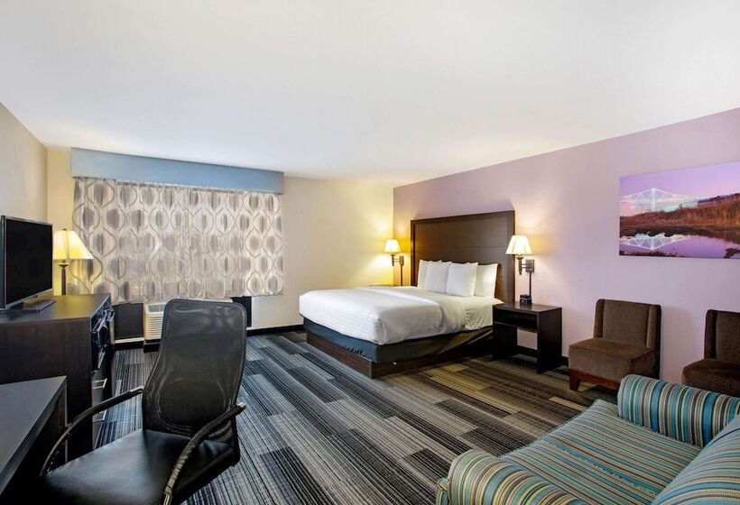 جناح ديلوكس, La Quinta Inn & Suites By Wyndham Springfield Airport Plaza