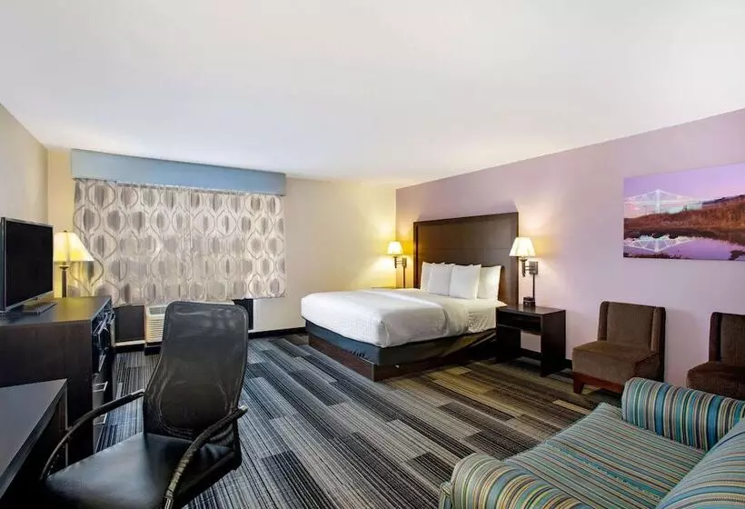 سوییت لوکس, La Quinta Inn & Suites By Wyndham Springfield Airport Plaza