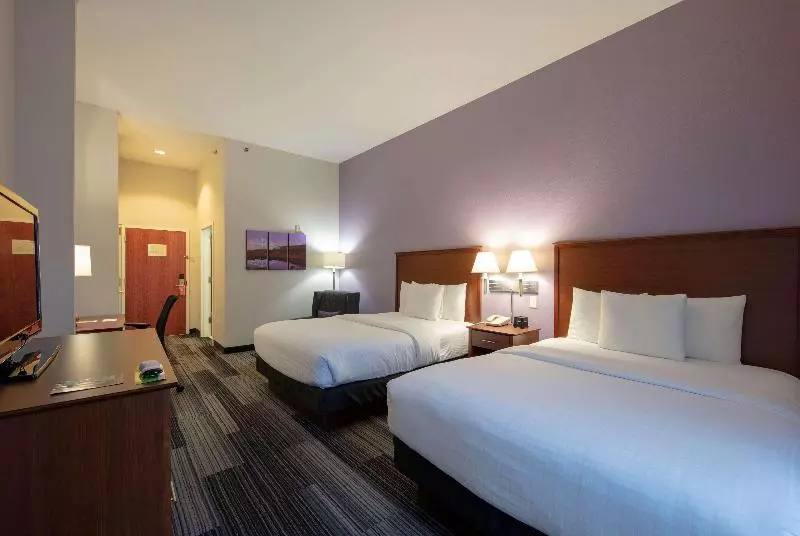 اتاق لوکس خانوادگی, La Quinta Inn & Suites By Wyndham Springfield Airport Plaza