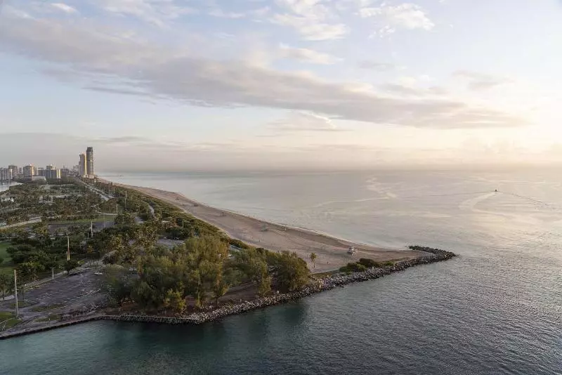 اتاق استاندارد با تخت دو نفره بزرگ, The Ritzcarlton Bal Harbour, Miami