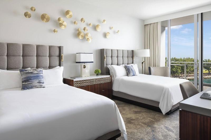 クイーンサイズベッドのスタンダードルーム, The Ritzcarlton Bal Harbour, Miami