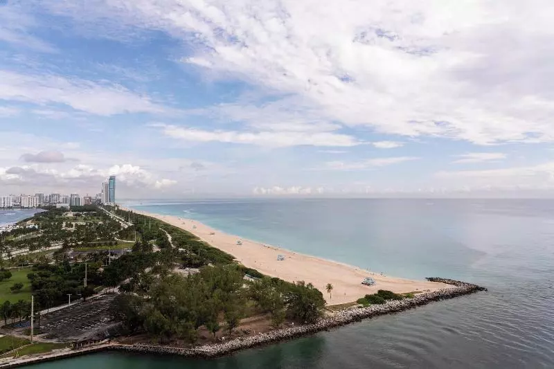 اتاق استاندارد با تخت بزرگ, The Ritzcarlton Bal Harbour, Miami
