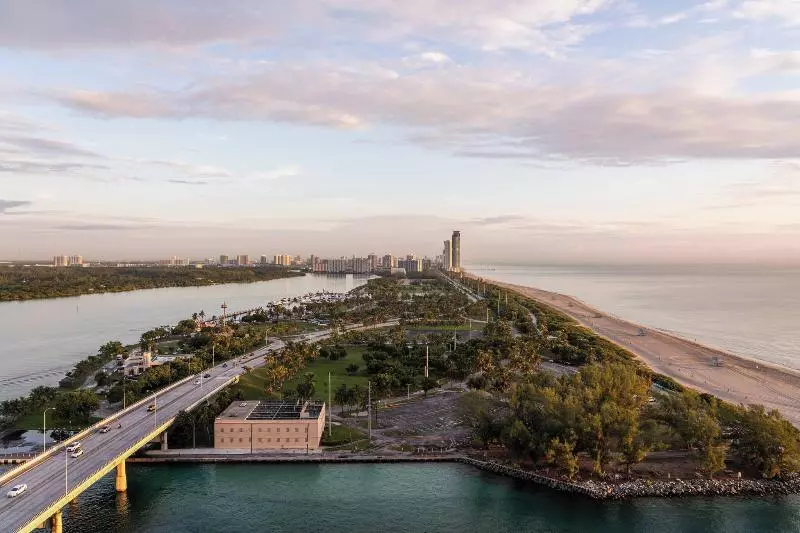 اتاق استاندارد با تخت بزرگ, The Ritzcarlton Bal Harbour, Miami