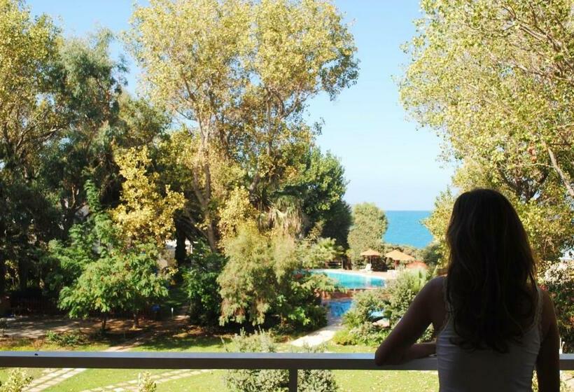 إستوديو قياسى, Marita's Apartments