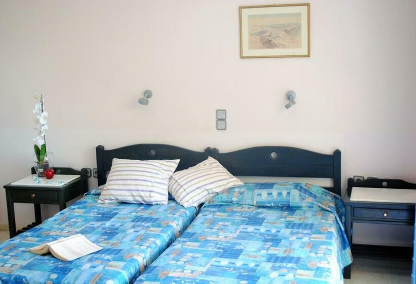 إستوديو قياسى, Marita's Apartments