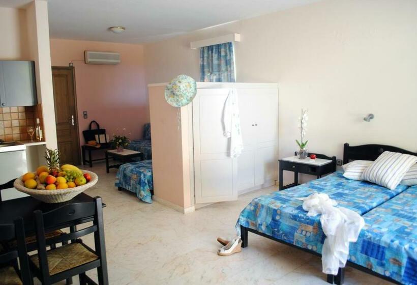 إستوديو قياسى, Marita's Apartments