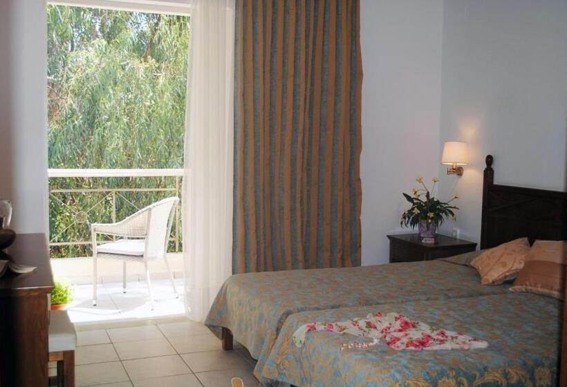 شقة غرفة واحدة, Marita's Apartments