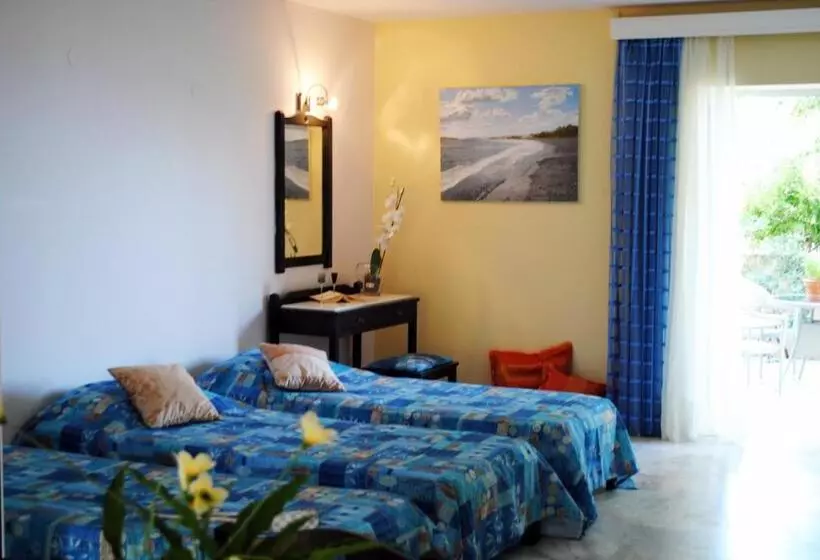 3ベッドルームアパートメント, Marita's Apartments