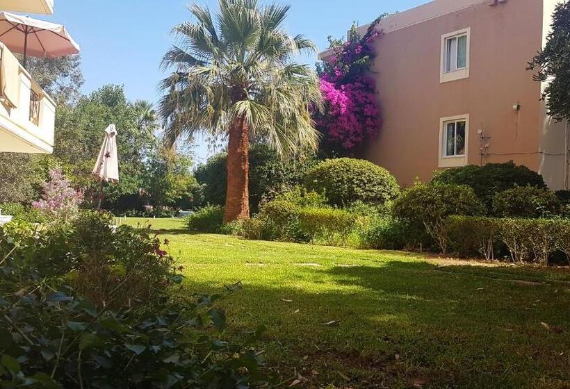 آپارتمان 1 خوابه اینتریور, Marita's Apartments