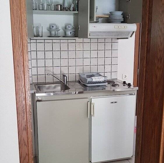 شقة غرفة واحدة, Marita's Apartments