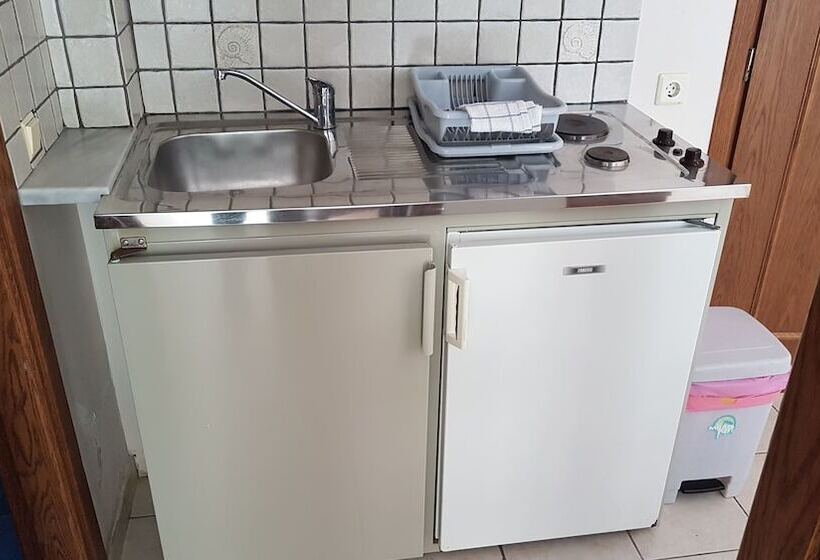 آپارتمان 1 خوابه اینتریور, Marita's Apartments