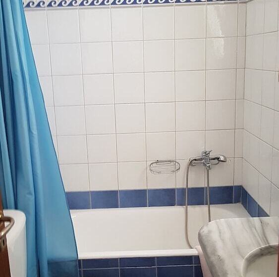 شقة غرفة واحدة, Marita's Apartments