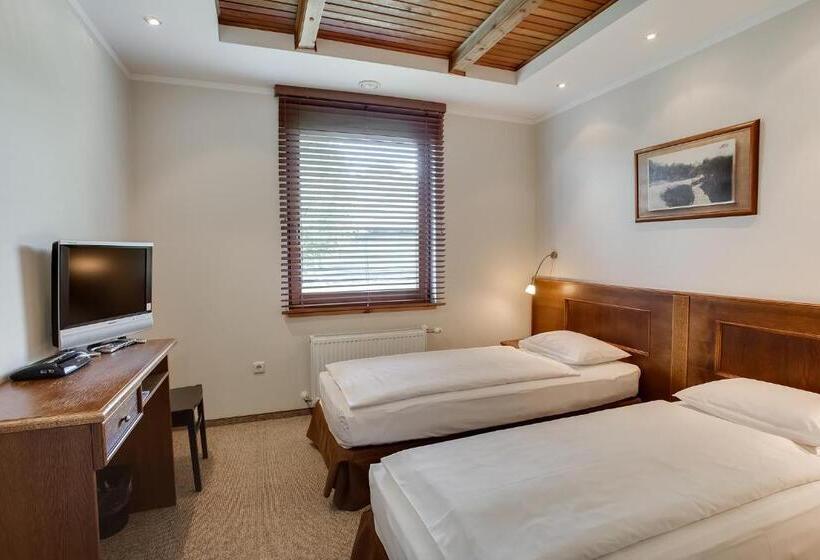 اتاق اکونومی, Aparjods