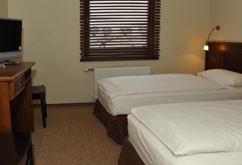 اتاق اکونومی, Aparjods