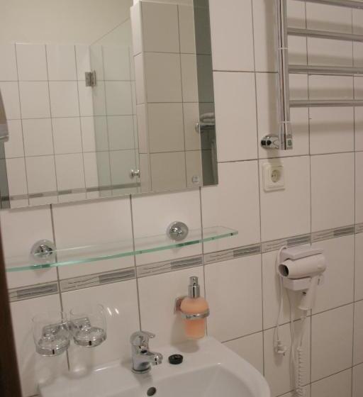 اتاق استاندارد, Aparjods