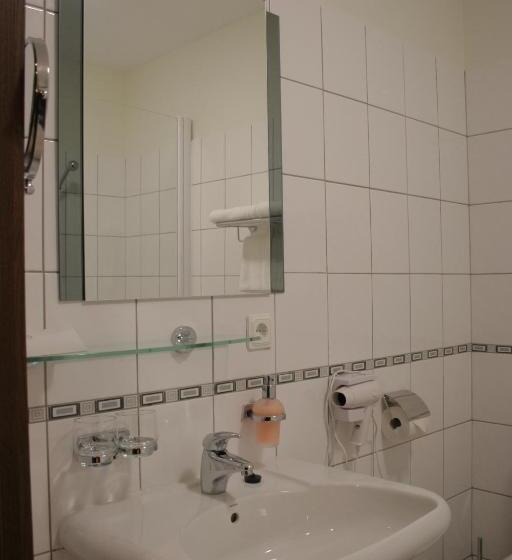 اتاق راحتی, Aparjods