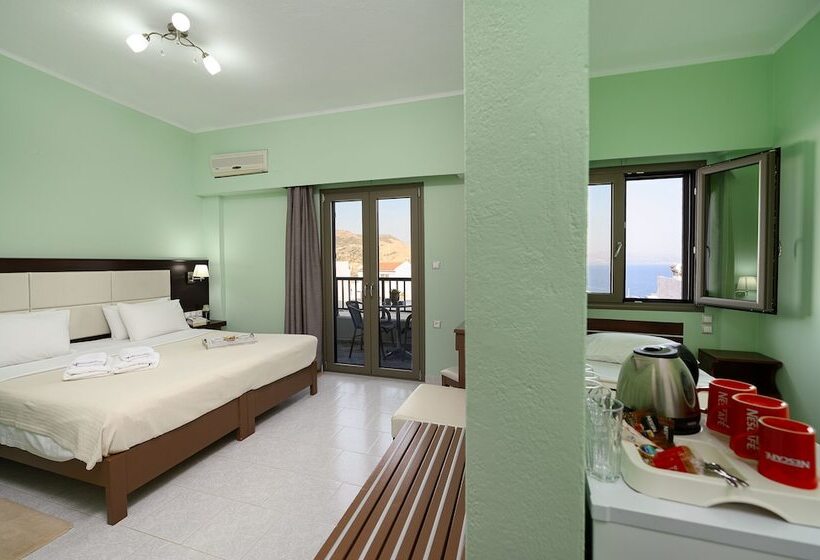 Triple Room Sea View, Avra