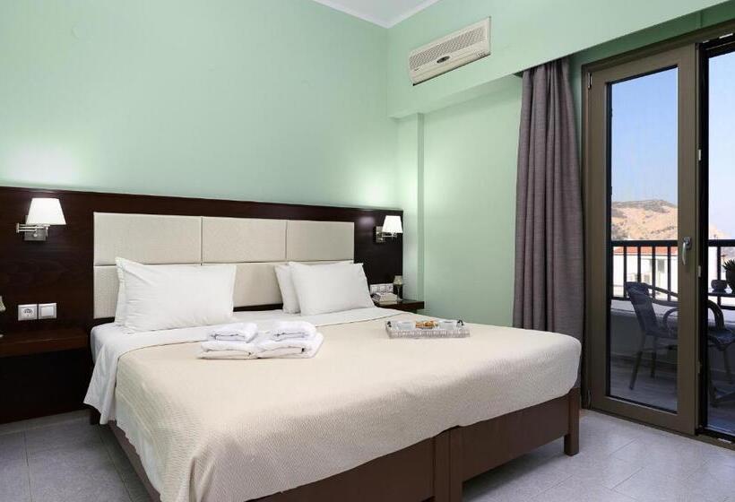 غرفة قياسية مطلّة علي البحر, Avra