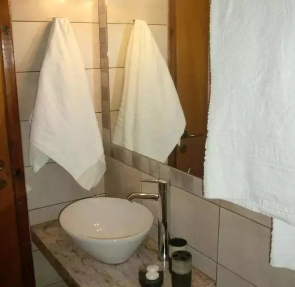 اتاق استاندارد با بالکن, Avra