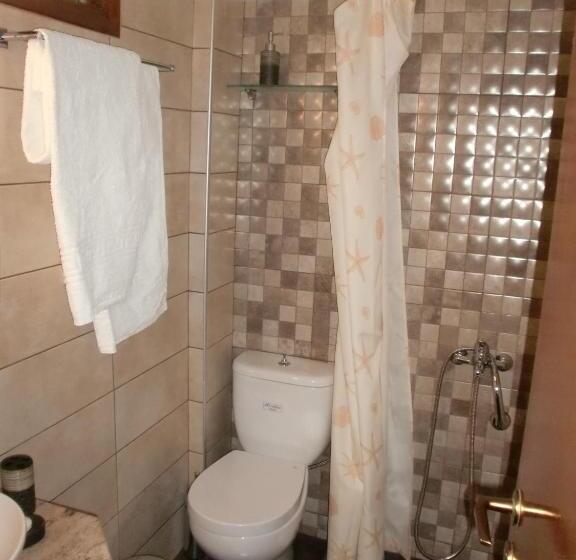 غرفة قياسية فردية مطلة علي البحر, Avra