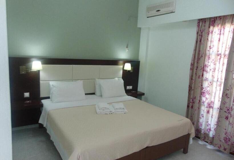 Triple Room Sea View, Avra