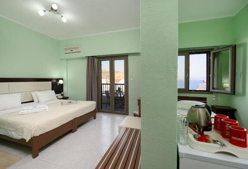 Triple Room Sea View, Avra