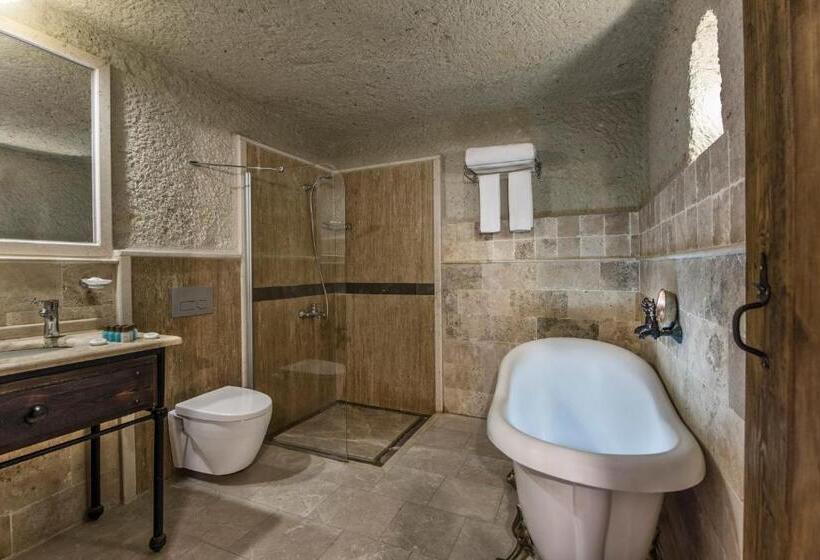 جناح, Aydinli Cave