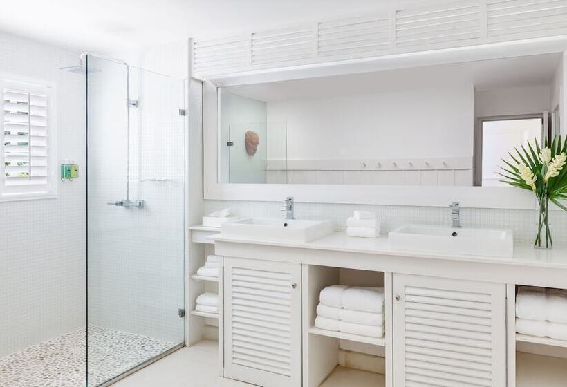 سوییت با چشم‌انداز دریا, Couples Sans Souci