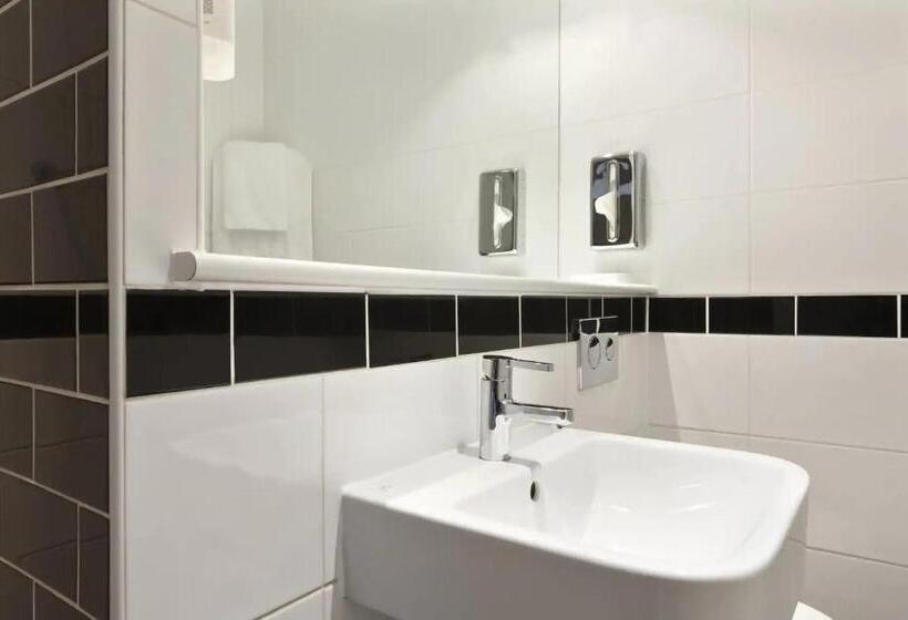 장애인을 위한 스탠다드 룸, Days Inn Corley Nec   M6