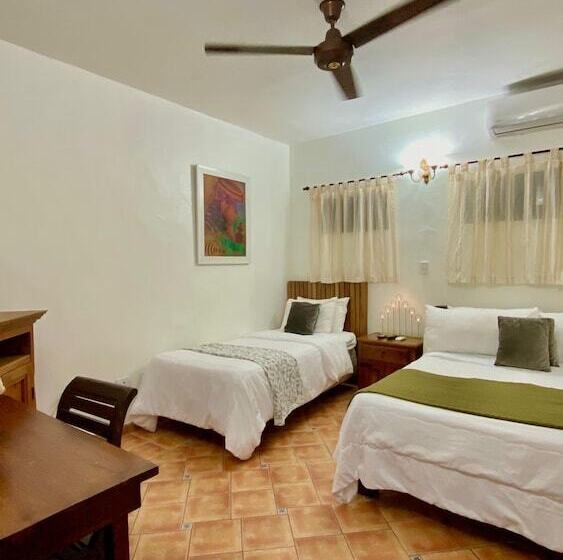 اتاق لوکس, Doña Elvira