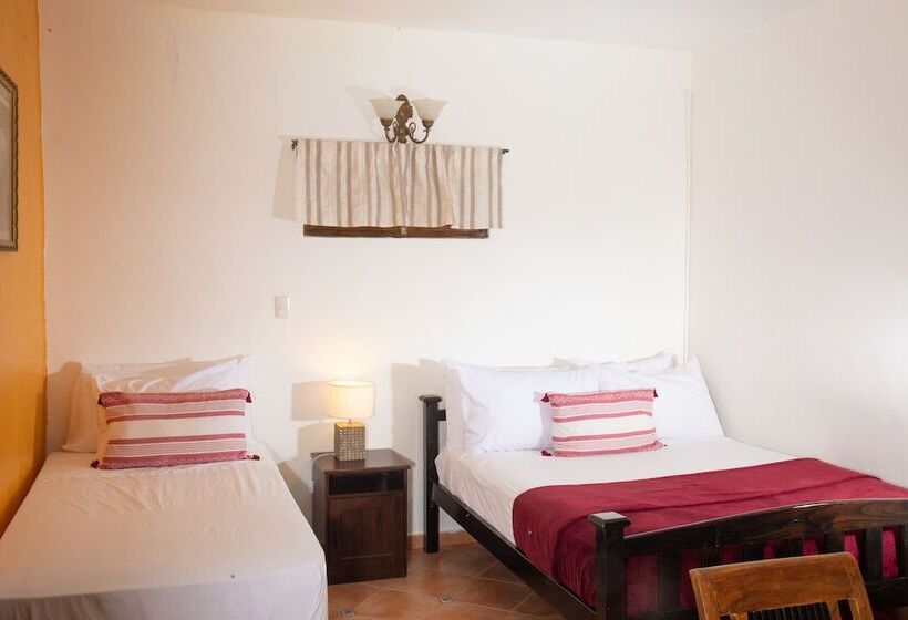 اتاق لوکس, Doña Elvira