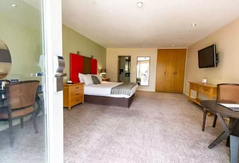 スーペリアールーム, Great Hallingbury Manor & Lodges