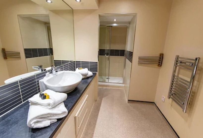 Семейный Номер, Great Hallingbury Manor & Lodges