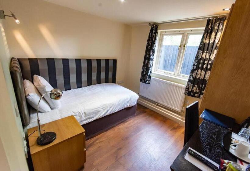 클래식 싱글 룸, Great Hallingbury Manor & Lodges