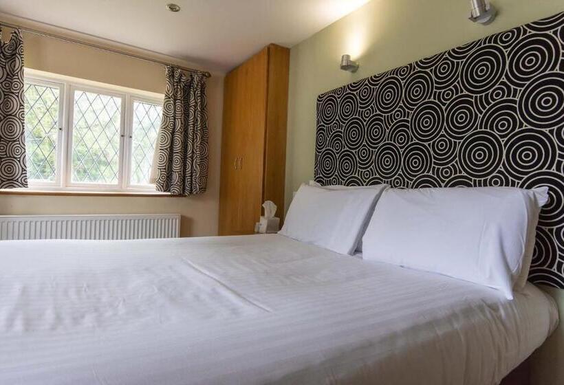 Номер Стандарт, Great Hallingbury Manor & Lodges