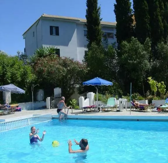Quarto standard vista piscina, Ipsos Beach