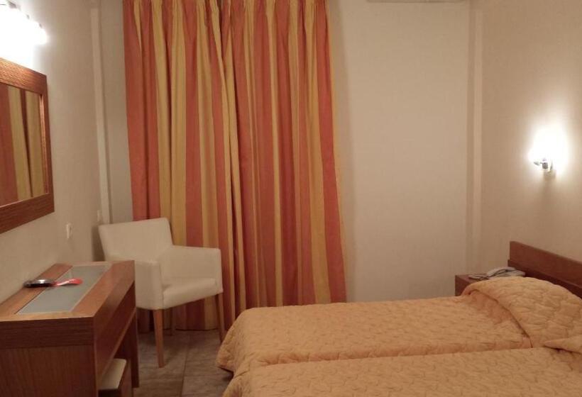 Семейный Номер Вид на Море, Ipsos Beach