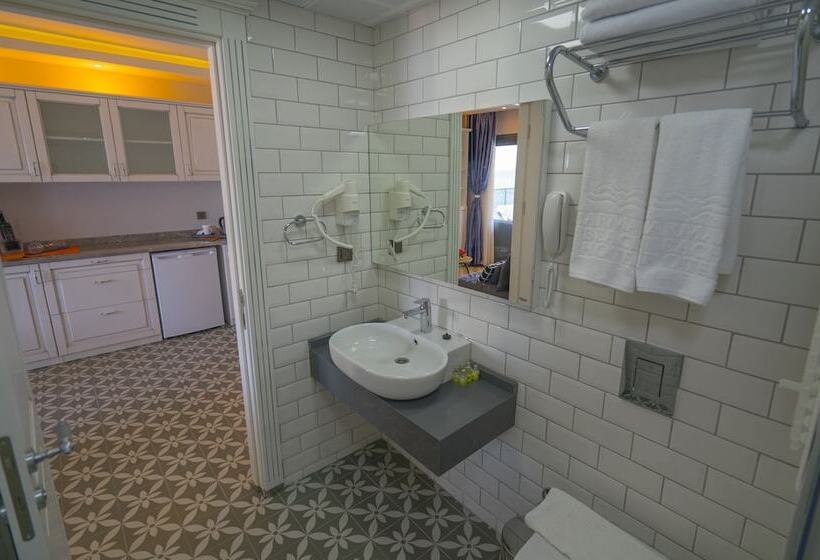 سوییت با چشمانداز دریا, Marmaris Beach