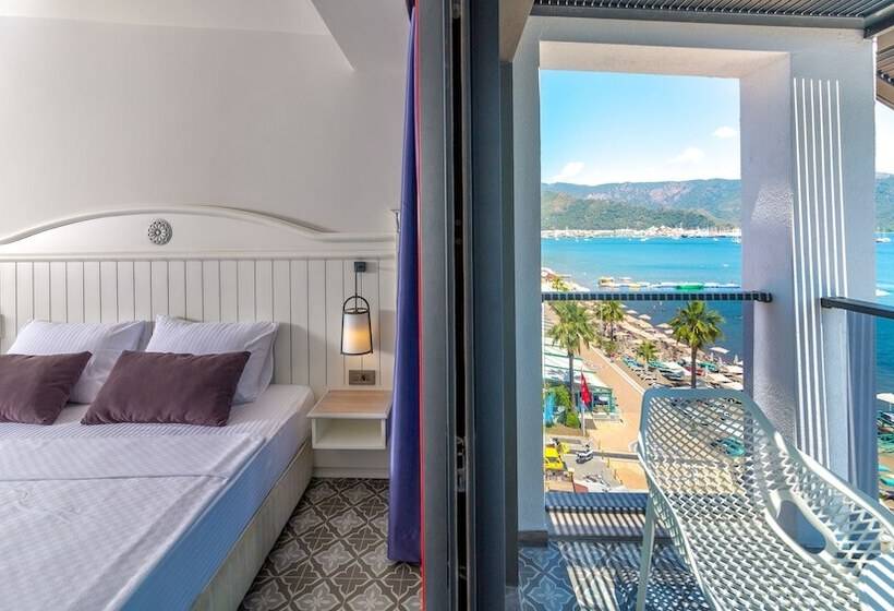 سوییت با چشمانداز دریا, Marmaris Beach