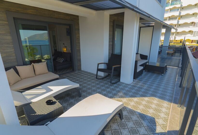 سوییت با چشمانداز دریا, Marmaris Beach