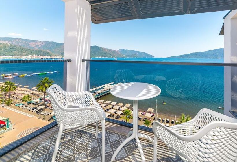 سوییت با چشمانداز دریا, Marmaris Beach