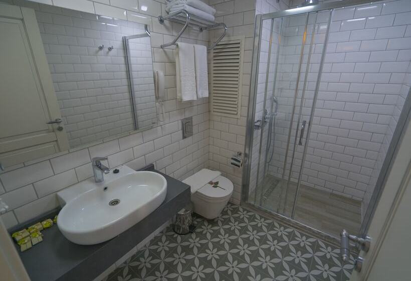 اتاق استاندارد سه نفره با چشمانداز کنار دریا, Marmaris Beach