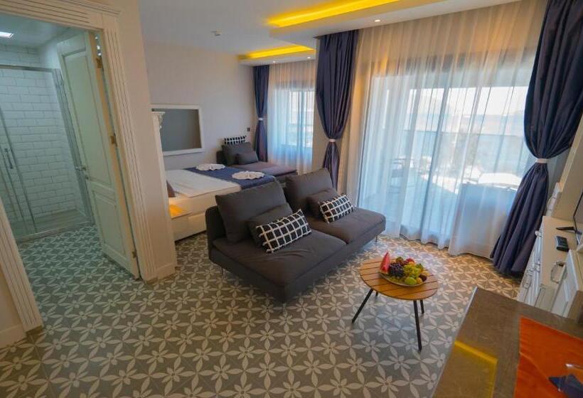 سوییت با چشمانداز دریا, Marmaris Beach