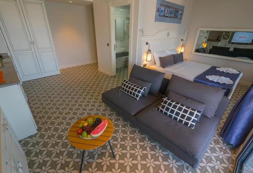 سوییت با چشمانداز دریا, Marmaris Beach