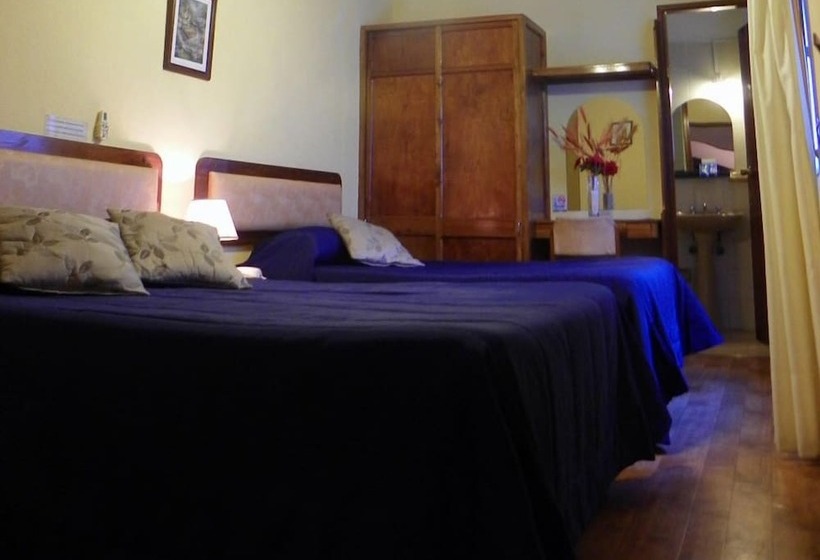 חדר סטנדרט לשלושה, Mediterraneo