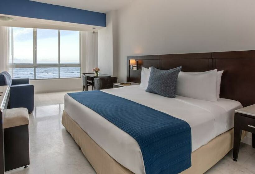 キングサイズベッドのデラックスルーム, Park Royal Beach Mazatlán